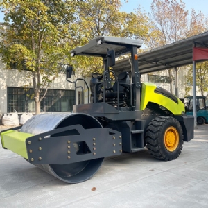 座駕壓路機(jī)STS06